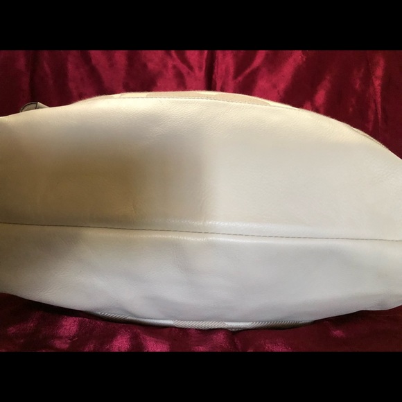 Authentic Coach - Picture 4 of 4